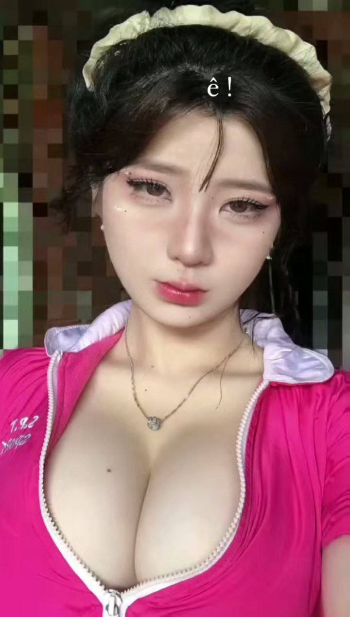 Gã nhà đối diện biến thái thường xuyên nghe tiếng rên của đôi Người vợ Chồng yêu trẻ cạnh bên