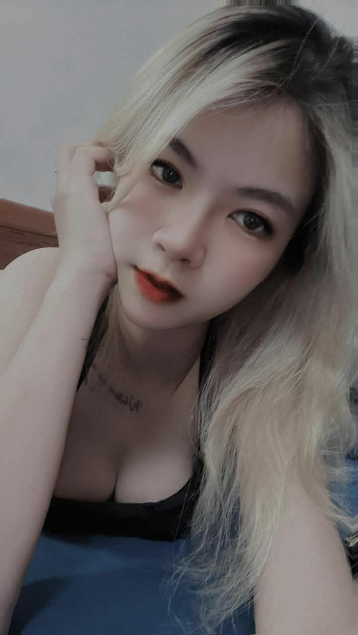 Một người vợ tốt, một giọng nói quyến rũ, cực khoái liên tục